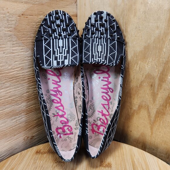 Betsy Johnson Betseyville Spike Beaded Pointed Toe Loafer Flat Shoes - Picture 6 of 9